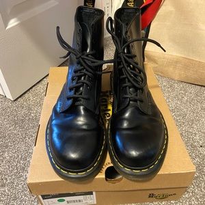 Dr Marten Modern Classic Smooth 1460 8-Eye…